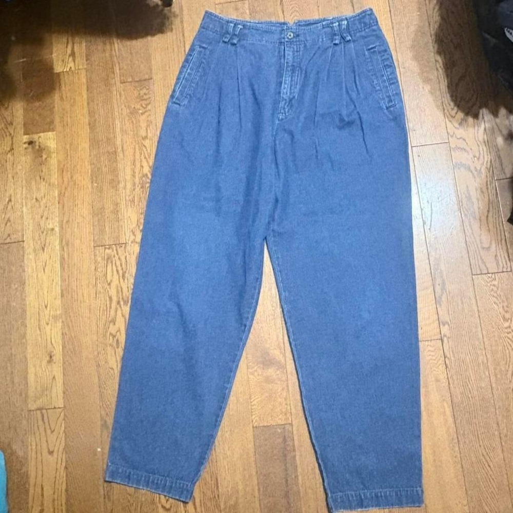 Liz Sport Vintage 80s Mom Jeans, medium wash denim size 16 pleated, tapered.